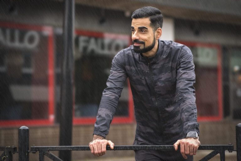 Mohammed växlar mellan hetluften på arenorna och friskluften på landet