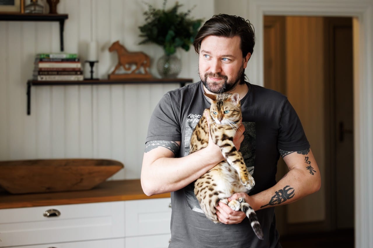 Oliver vill skapa mötesplats i konstens tecken