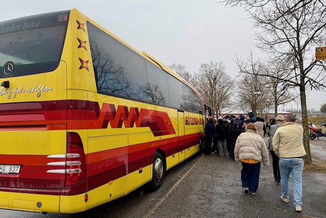 ViS stöttade gymnasieettor med inspirationsbuss till UF-mässan